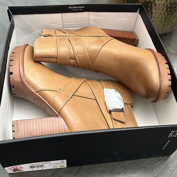 NATURALIZER Lyra Lug Sole Booties - Picture 2 of 13